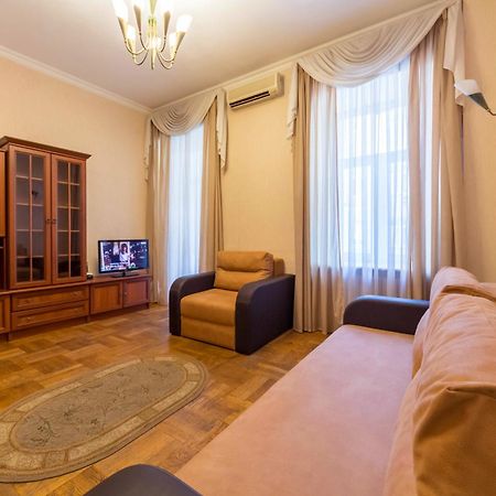 Apartments In The Center On Shota Rustaveli Kiev Esterno foto
