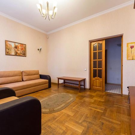 Apartments In The Center On Shota Rustaveli Kiev Esterno foto