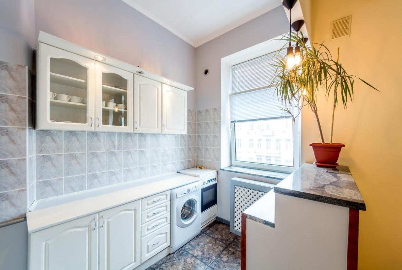 Apartments In The Center On Shota Rustaveli Kiev Esterno foto